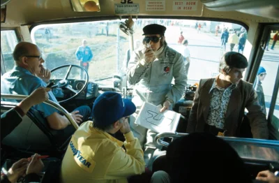 Rzeszowiak2 - Jackie Stewart w roli przewodnika wycieczki dla dziennikarzy po torze W...
