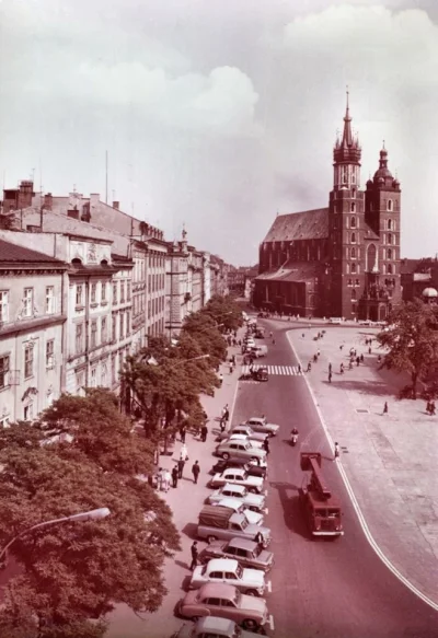 Lardor - @JanParowka: jedno wielki xd jak się patrzy na ten rynek z dawnych lat to by...