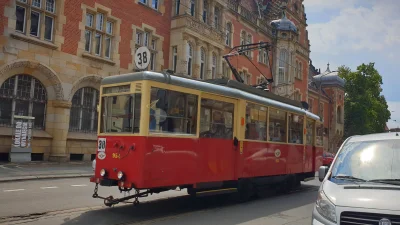 PieronWoBistDu - Stare tramwaje mają klimacik, wóz z 49 roku #tramwaje #historia #byt...