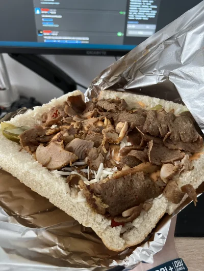 iMarek22 - #przegryw okuratny kebab dla jego należy się w piątek, dzień psiej wypłaty...