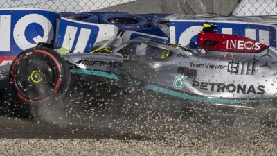 R.....8 - Lewis Hamilton: 

 "Nie słyszałem kibiców w trakcie wypadku, ale kompletni...