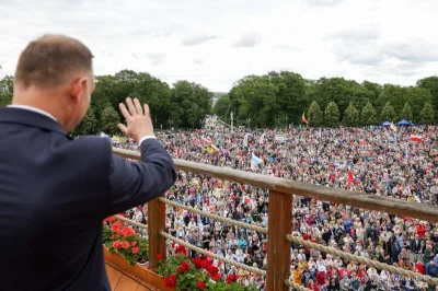 xandra - @#!$%@?: Mimo całej mojej "miłości" do katolików i PiSu muszę sprostować, że...