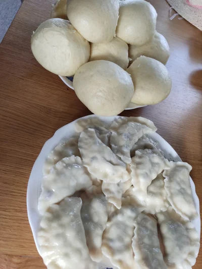 Sylwunia - Dzisiaj w menu obiadowym pierogi z jagodami i parowańce z jagodami (ʘ‿ʘ) m...