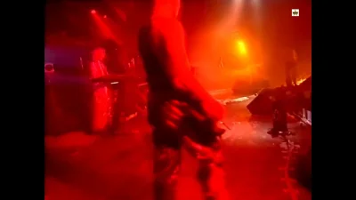 enron - Podczas koncertu #Rammstein w 1996 r. fragment płonącej scenografii spadł na ...