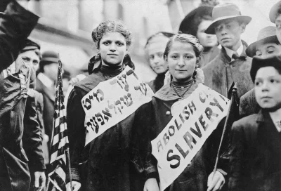 myrmekochoria - Dzieci protestujące przeciw pracy nieletnich, 1909. 

#starszezwoje...