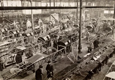 myrmekochoria - Fabryka samolotów, Francja I wojna światowa. 

#starszezwoje - blog...