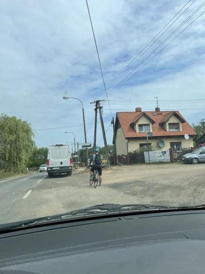 popik3 - Czy ultra rzadki rowerzysta który zatrzymał się na czerwonym świetle na waha...