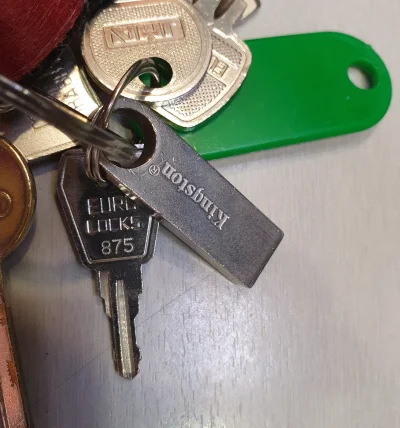 elemenTH - @Grajox3: nie wiem ile lat już mam go przy kluczach