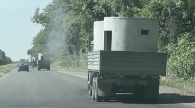 J-23 - gdzieś w donbasie zauważono jak ruskie na ciężarówkach przewożą prefabrykowane...