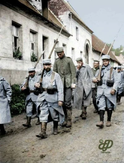 brusilow12 - Pokolorowane zdjęcie z okresu I wojny światowej przedstawiające żołnierz...