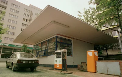 slaper - Czy ktoś zna podobne stacje paliw w Polsce jak ta na zdjęciu? Szukam małych,...