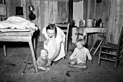 myrmekochoria - Russell Lee, Rodzina połownika, Mississippi 1938.

#starszezwoje - ...