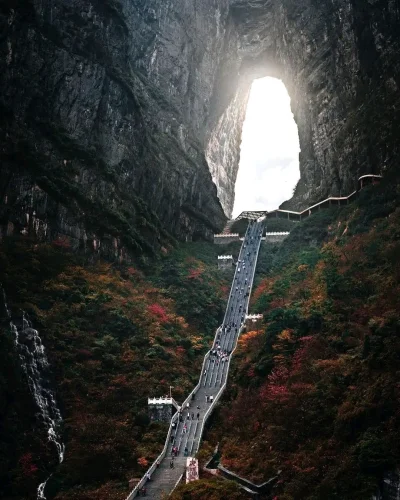 Borealny - Góra Tianmen, Chiny
Autor: rkrkrk
#earthporn #fotografia #chiny #podroze #...