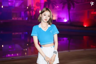 XKHYCCB2dX - #nagyung #fromis9 
#koreanka