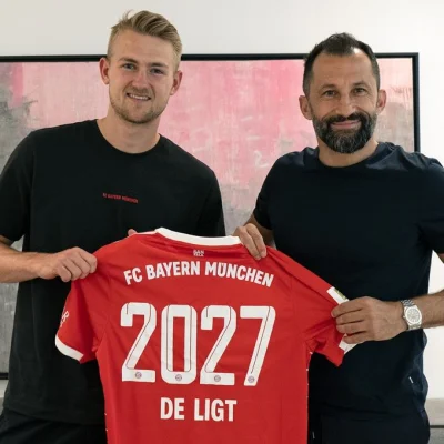 Minieri - De Ligt oficjalnie w Bayernie, Bremer jedną nogą w Juve. 
#bayernmonachium...