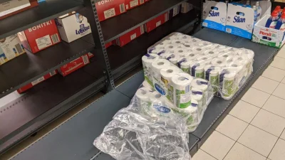 xandra - Biedra wczoraj, najtańszy papier toaletowy w całym sklepie za 13 zeta, cukru...