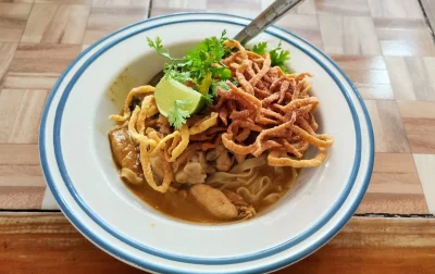 kotbehemoth - Take khao soi dziś na lunch było jedzone a to oznacza że jestem w półno...