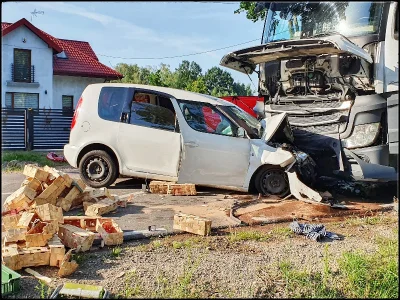 Salido - @absoladoo: 
Wypadki w kolejności według ruchu wskazówek zegara.

1. Kuja...