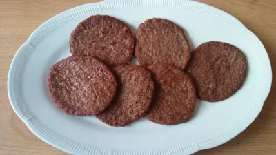 9Grzesiek_ - dzisiejsze śniadanie 
mięsa od hamburgerów 
oczywiście z biemdronki ( ...