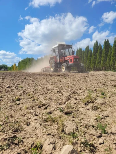 Figiello95 - Pyr pyr pyr ( ͡º ͜ʖ͡º)


#rolnictwo #traktorboners #maszynyboners #wies