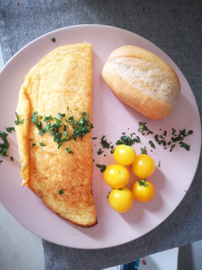 lizakoo - Śniadanie. Omlet z serem
#jedzzwykopem #gotujzwykopem