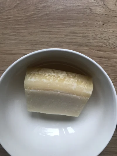 Vadzior - tą końcówkę od serów typu parmezan, pecorino, grana padano to można zetrzeć...