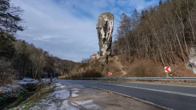 bambus94 - @Nupharizar: Zwykle ostańce piaskowe.
U nas też jest coś podobnego.