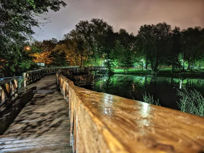 DPary - Całkiem ładnie tu, park duhacki o 3 w nocy po deszczu
#krakow #park #mojezdje...