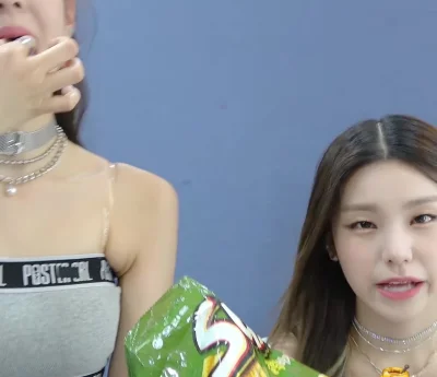 XKHYCCB2dX - #yeji #itzy 
#koreanka #gif