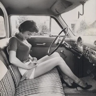 wfyokyga - Pasy bezpieczeństwa lata 50. Lubię sobie popatrzeć na takie zdjęcia kobiet...