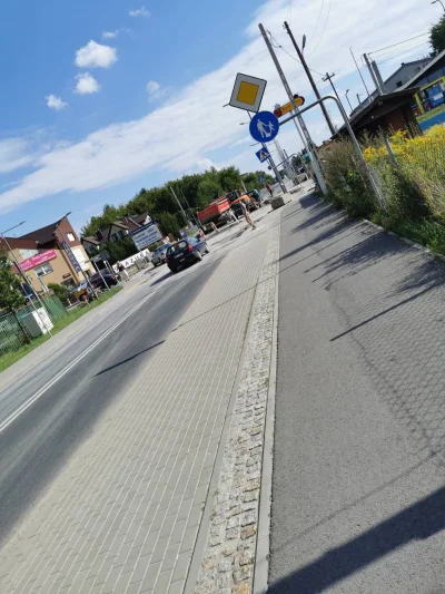 Delewarski - Zrywanko nowiutkiego kilkumiesięcznego asfaltu w Piasecznie. Dla porówna...