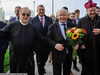 robert5502 - Rosyjskie media mogą się zachwycić patriotyzmem Kaczyńskiego"
Rozmawiam...