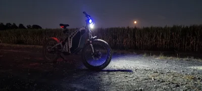 swecymjeplendzo - The night rider

#kcrmonsterbike #chwalesie #diy