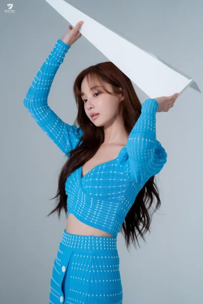 XKHYCCB2dX - #yeonwoo #momoland 
#koreanka