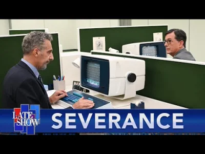 Prezydent-Camacho - Steven Colbert w Severance.

Jest scena tańca do Shrekowego All...