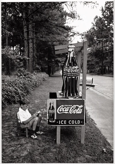 myrmekochoria - Alfred Eisenstaedt, Chłopiec sprzedający Coca Colę, Atlanta, Georgia,...