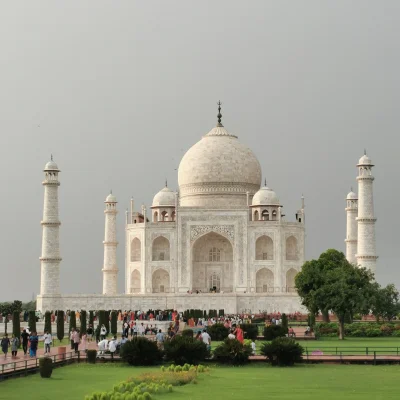 korbixon - Robi wrażenie :) Pozdro spod Tadz Mahal 

#podroze #podrozujzwykopem #tury...