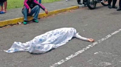 myrmekochoria - Ciało Paoli Ramírez zabitej przez Colectivos, Wenezuela 2017.

#sta...