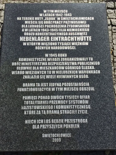 winobranie - Symptomatyczne. Na pamiątkowej tablicy przed niegdysiejszym obozem Zgoda...