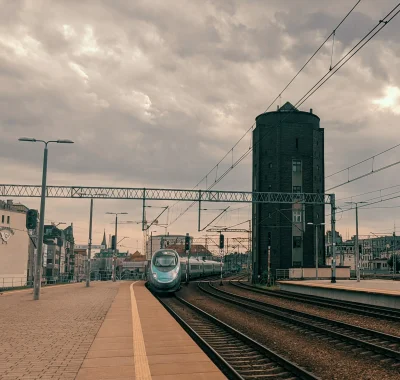 sylwke3100 - Pendolino jako EIP1401 ( relacji Warszawa Wschodnia - Gliwice) wjeżdża n...