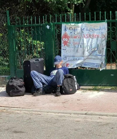 snorli12 - A mógł siedzieć na mieszkaniu w Wawie, kosić kasę z lajtow i se zamawiać s...