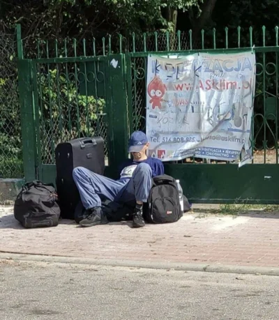 kaoen9 - >Ty bezdomniuchu ty nawet własnego mieszkania w domu nie masz

Paweł ze Zwol...