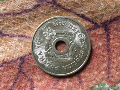 cendrek - Jest ktoś z was może chętny na kupno takiej monety okolicznościowej?( ͡° ͜ʖ...