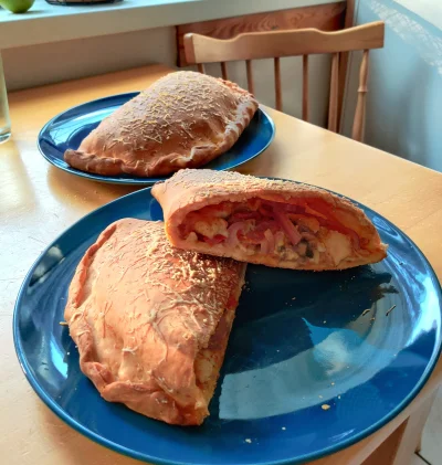 BonifacyDX - Calzone do oceny 
#jedzenie #jedzzwykopem #pizza #picka