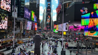 R2D2zSosnowca - Times Square #nyc +31C

#r2d2zwiedza #usa #fotografia 

ʕ•ᴥ•ʔ