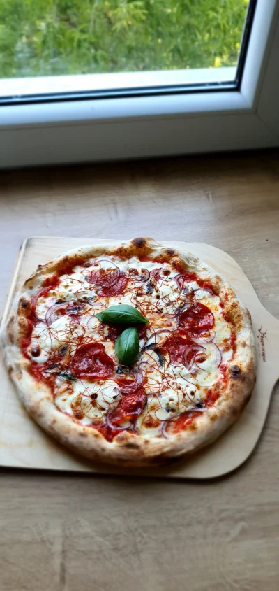 Jasik123 - Trochę za dużo sera ale i tak była pyszna ( ͡° ͜ʖ ͡°) #pizza #gotujzwykope...