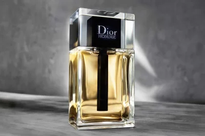 huasko - Podbijam pierwszy i ostatni raz rozbiórkę Diora Homme 2020.

10 ml ze szkł...