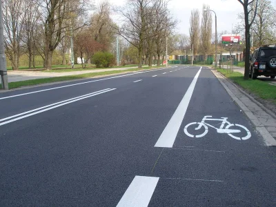staryhaliny - Nabuduj dróg rowerowych na chodnikach przez namalowanie linii i postawi...