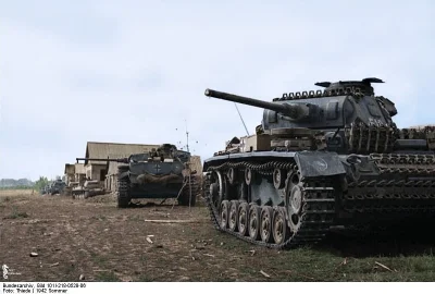 wojna - Niemieckie czołgi Panzer III Ausf. J z 24 Dywizji Pancernej, w pobliżu Stalin...