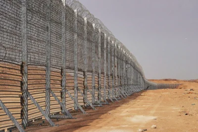 xniorvox - @Moisze: Izraelski mur jest bardzo podobny do polskiego. Również ma ok. 6 ...